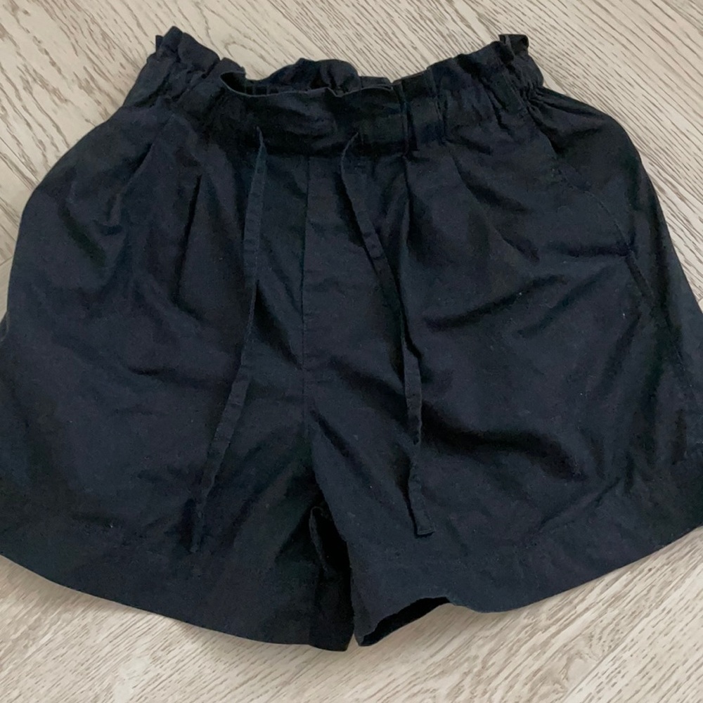 Like new! Uniqlo short pants